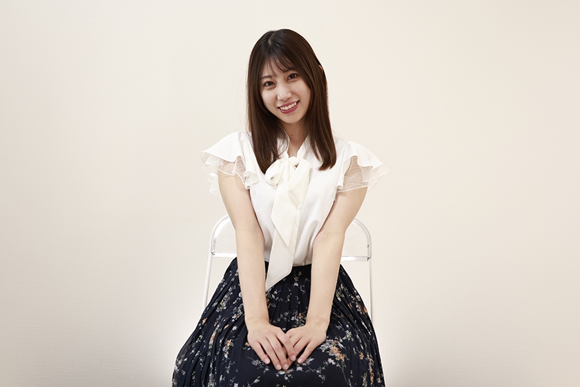 おっとり性格の塾講師 脱いだらエロすぎBODY チンポの相性抜群でガチイキ 春乃るる 画像1