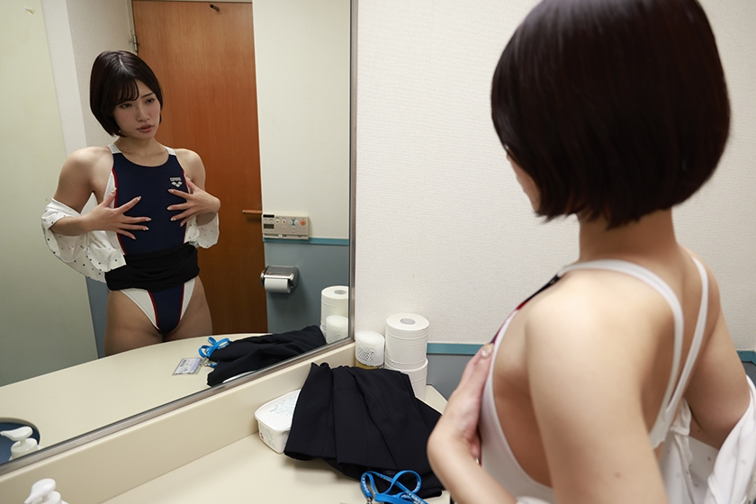 「私、競泳水着好きでごめんなさい…」 いつも競泳水着を着て興奮しています 服の下に水着を着て働くOL 画像4