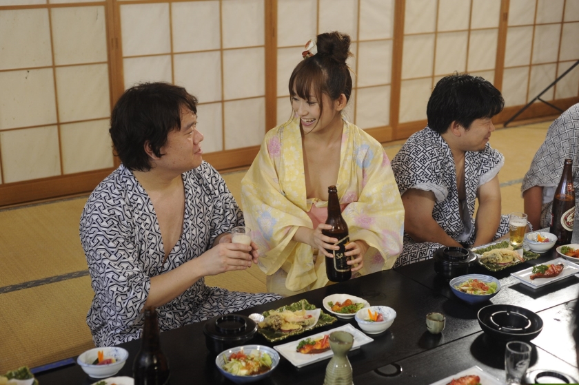 大沢美加と行く骨抜き混浴バスツアー 画像9