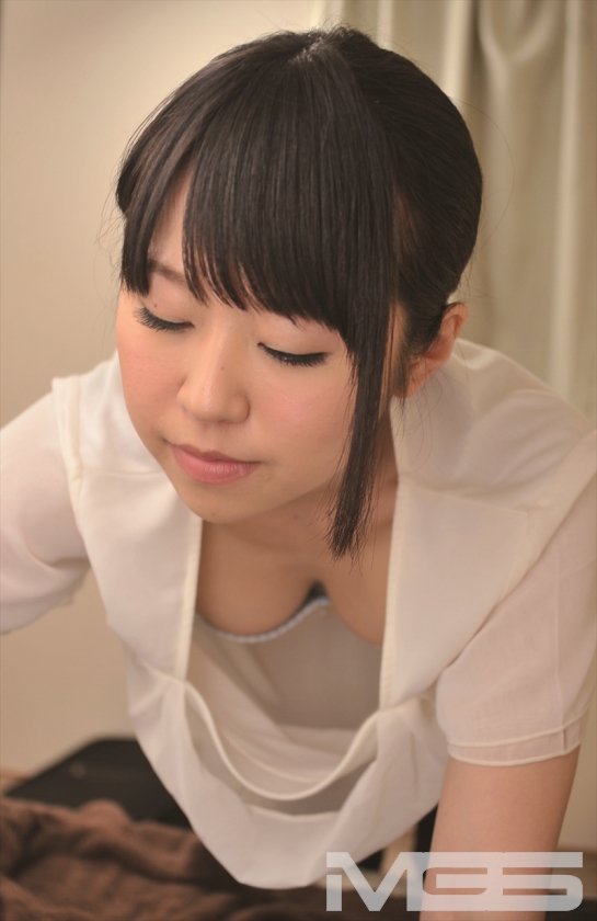 ビジネスホテルのマッサージ師の胸チラで股間が反応してしまった俺 4_3