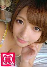 箱根の温泉旅館で働くめっちゃ可愛い22歳りかちゃん参上!応募理由は「仲居の仕事はお給料安いし、寮生活だからストレスも溜まるので…」ってちょっと悩んだふりしてるけど実は毎晩AV見ながらオナニーしてる変態ちゃん♪♪♪「強引なプレイが好きです…イラマチオとか?(笑)」ほほぉ~ん♪ならばAV業界トップクラスのデカチン男優にその可愛いお口とおマ◯コ犯してもらいまひょ!「考えるだけで興奮してもうアソコびしょびしょなんですけど…」ほな容赦しまへんで~♪「…。早くヤリまひょ♪」