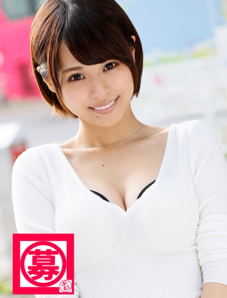 美乳美容師見習いのゆいちゃんは「セックスレスなんです…うふっ♪」でAV応募！！男の体臭好きってアナタ…どこでも舐めるのが好きってアナタ…。それを変態って言うのですよ！…