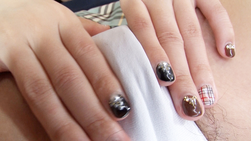 クリトリスの形が浮き出るようにパンティの素材や薄さにこだわったパンツ越しオナニー 泉りおん 日向うみ 中条カノン 水嶋アリス 鈴木さとみ_18