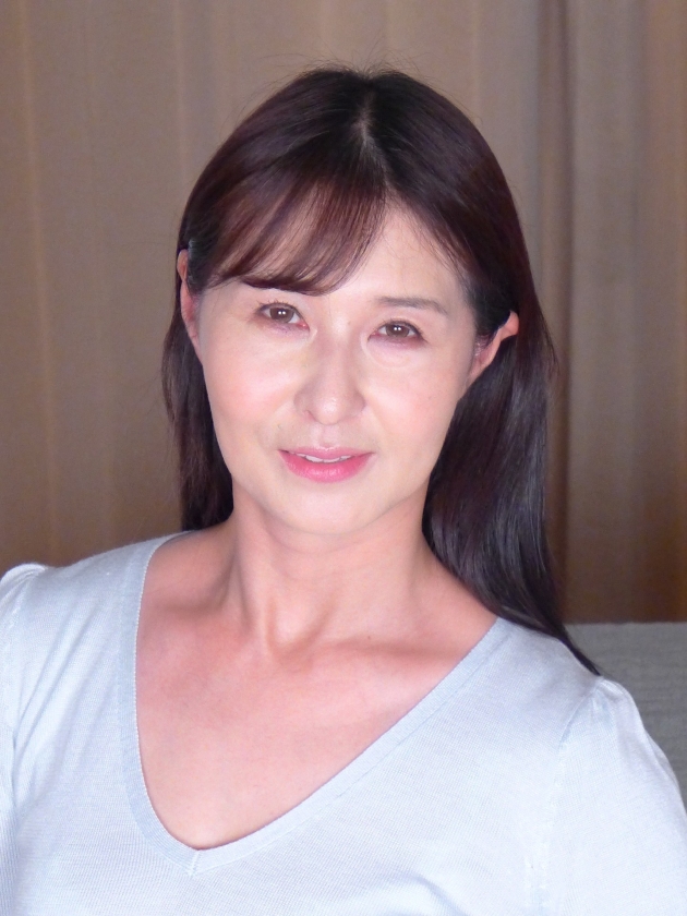 熟女 濡れ滴る午後 体が疼いてどうしようもない女は夫の兄を誘惑し… ベッドマットを運んでくれたオッサンにお尻の穴を舐めまくられ… 画像9