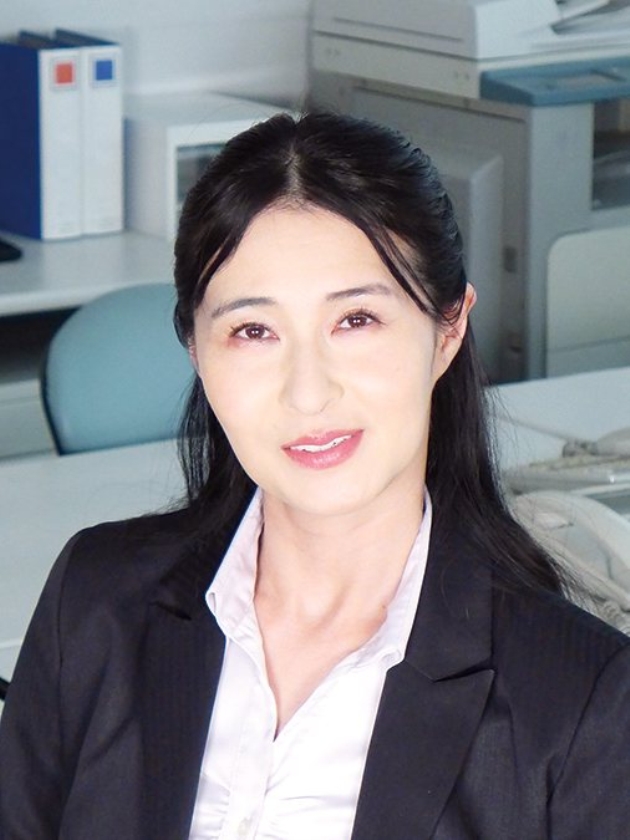 大股開きの熟女 エロドラマ 6人4時間 「そこ汚いからダメ～！」 画像10