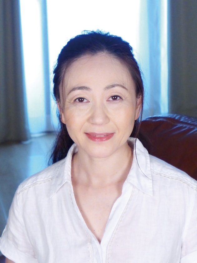 熟女 おもらしする昼下がり エアコン修理の中年男は汗だくの美熟女にボッキしてしまい… 股間をいじられ夫の上司に寝取られた妻 画像2