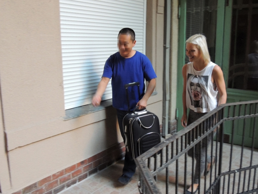 産地直送、東欧田舎娘！イナカカラキマシタ。自分の価値をよく解っていないハンガリー家出娘が日本人にお持ち帰りされてヤラれまくり。_3