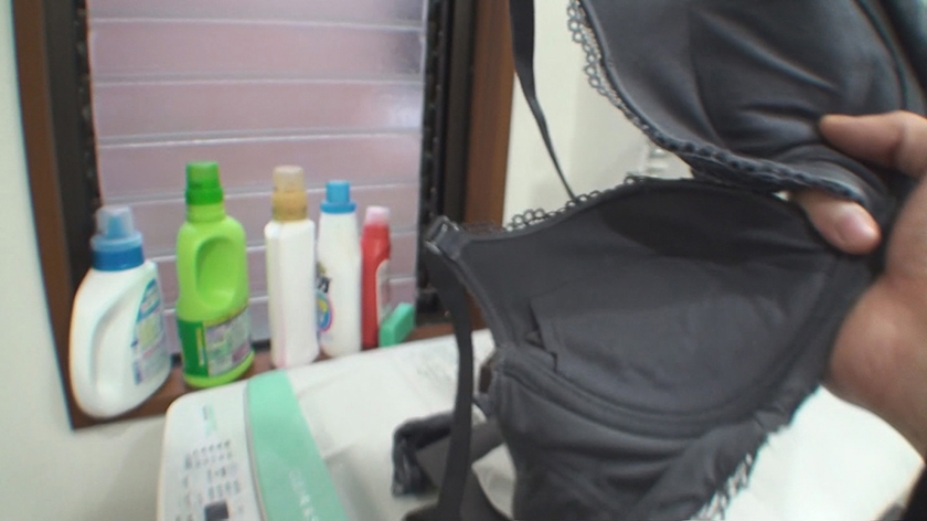 本気になるおばさん。「からかうのはやめて」と最初は笑っていたけど、リアルにSEX突入の気配！？最後はおばさんなのに、本気の中出しまで！？ 3 冴木さん(48)朝川さん(45)_9