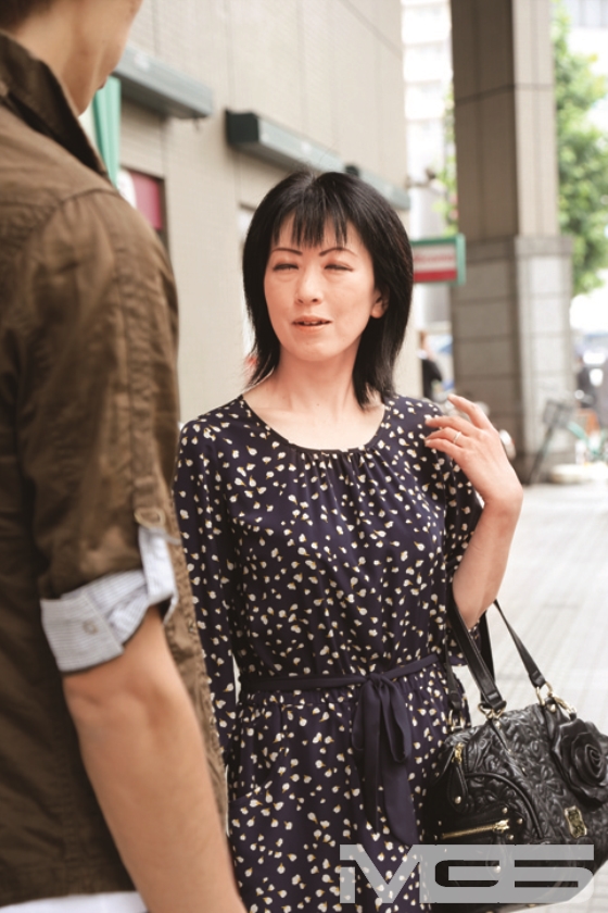 022JKSR-117 ガチンコ 中出し！顔出し！熟女ナンパ ～ナマ挿れ熟女をGET in 勝どき＆月島～ サンプル画像 1枚目