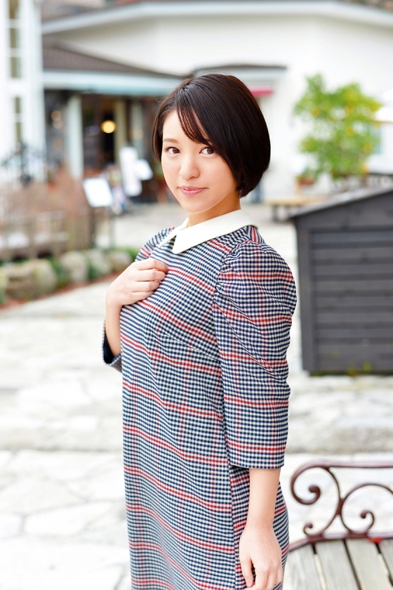 ため息が出るほど美しい地方の素人娘たちがなし崩しで恥じらいながら中出しまで…。 4時間 Vol.6_1