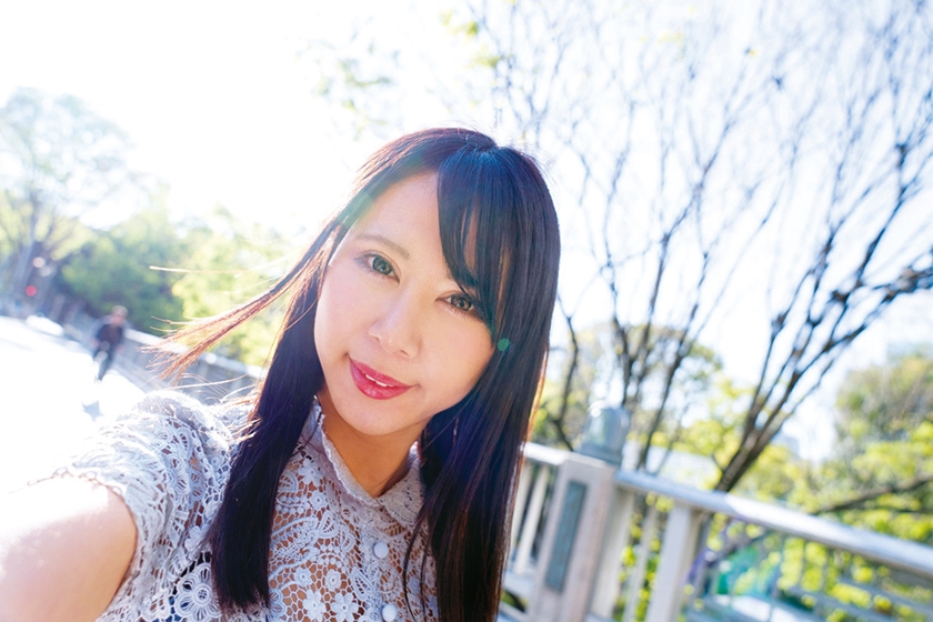 ＠新宿 地方の人妻限定 巨大バスターミナル前で訳アリ人妻をナンパしてみた 2_9