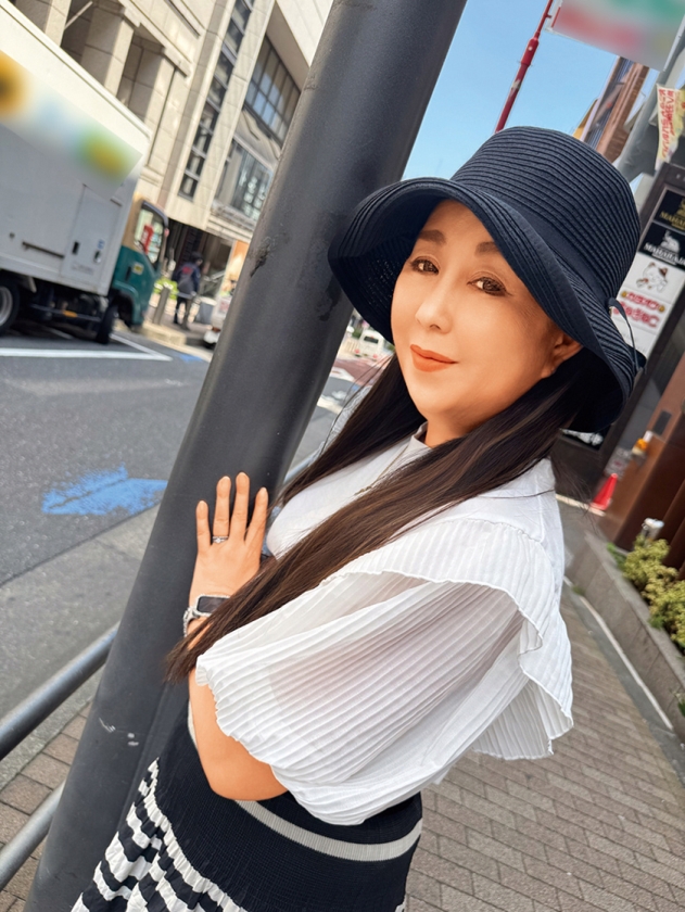 ゴージャス熟女ナンパ！贅沢・豊満・妖艶 三拍子揃いの中出しSEX_8