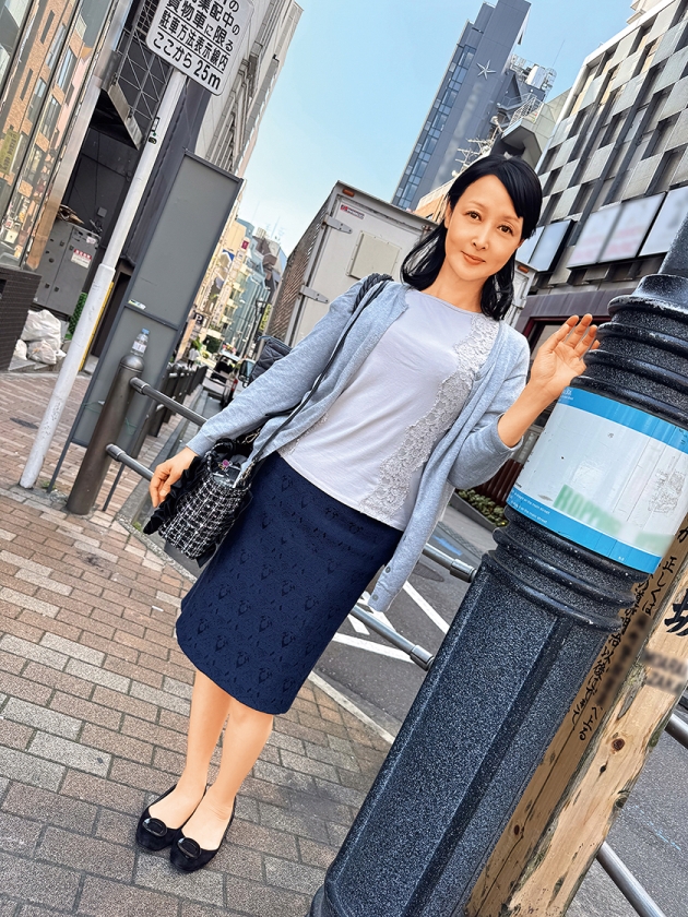 ゴージャス熟女ナンパ！贅沢・豊満・妖艶 三拍子揃いの中出しSEX_9