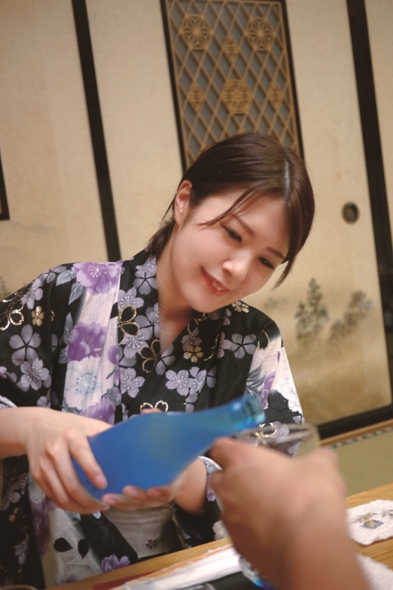 中出し人妻不倫旅行 淫靡旅情 4時間 大塚れん 本真ゆり 新山かえで 浜崎真緒 画像11