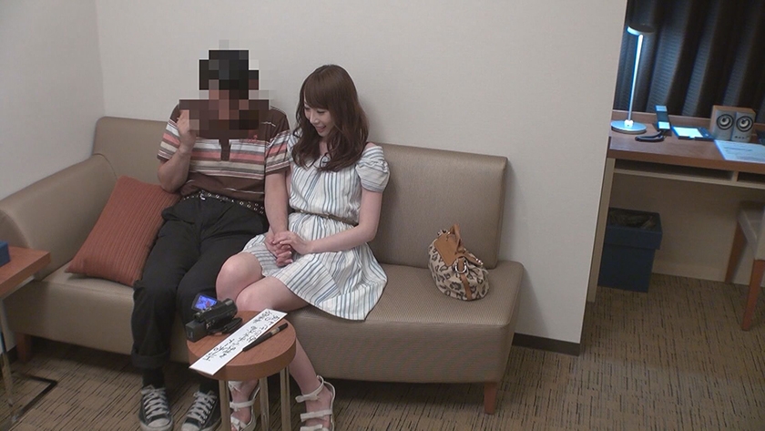 おじさんの股間大好き 癒しオーラ全開若妻 あや 希咲あや 画像1