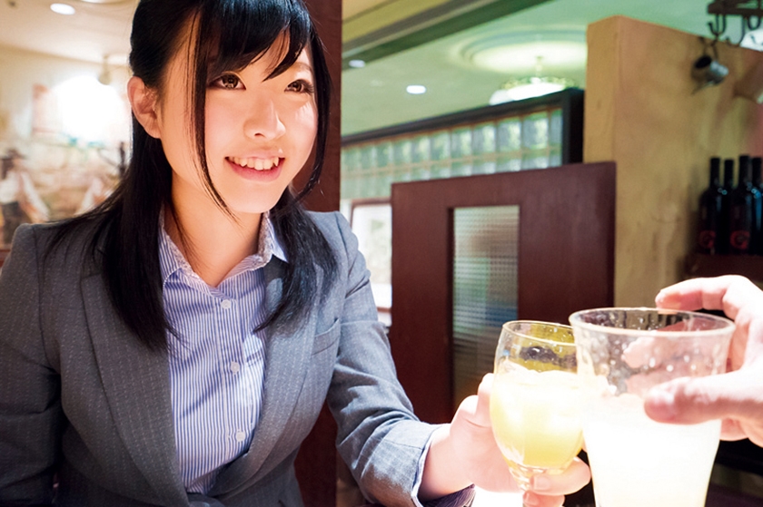 生ビールのシーズン到来！！ずっと気になってた可愛い同僚女子社員を理性吹っ飛び濃厚SEX 12人4時間 2_15