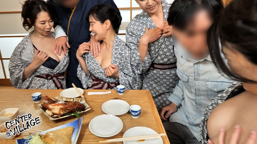 完熟・中出し浪漫秘湯 ドキッ！おばさんだらけの灼熱温泉大乱交SPECIAL サンプル10