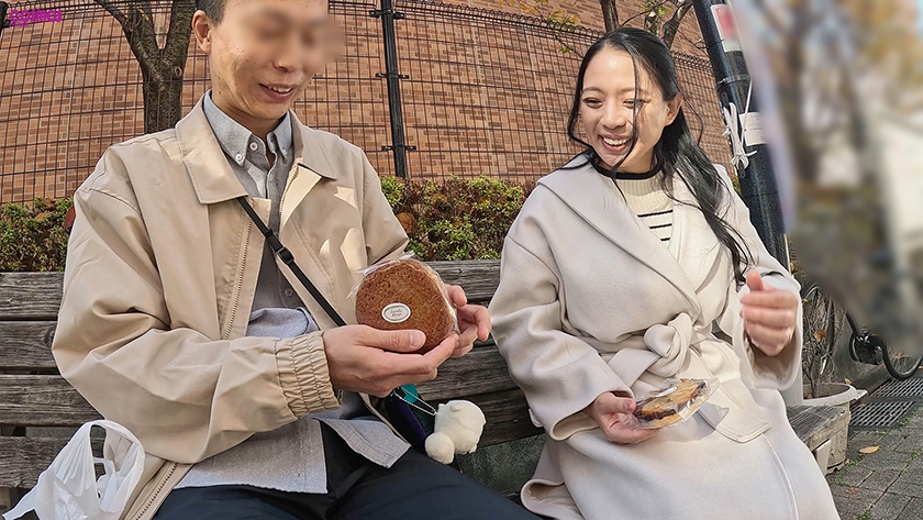 結婚して20年、平凡な生活を送る主婦。最近、年齢を重ねるごとに心が冷めていくのを感じる…もう一度だけ10代の頃のようにキスしただけでドキドキする燃えるようなSEXがしたい。一日限定彼氏と最初で最後の不貞中出しSEX まこさん（42歳） 台東区在住 子供:息子（18歳） 最初で最後の不貞中出しSEX 1hawa00378 サンプル画像1