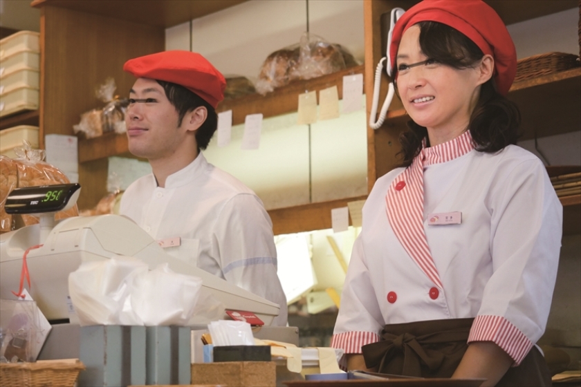 「休憩中の1時間バイトくんと2人きり！女を忘れたパートの美人おばさんは息子ほど年の離れたイケメンチ○ポならセクハラされても嫌じゃない」 VOL.3_0