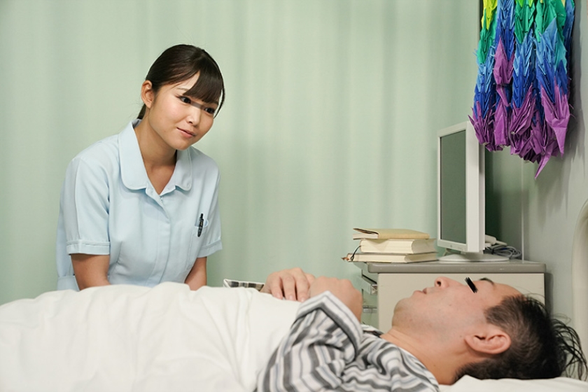 「欲求不満の看護師さんに耳元でこっそり淫語を囁かれ勃起したらヤられた」 VOL.1_14