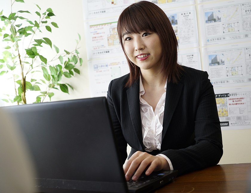 内見中に大きな胸を揉まれ感じた巨乳不動産レディは生でヤられても拒めない 松本菜奈実 吉根ゆりあ 逢見リカ_12