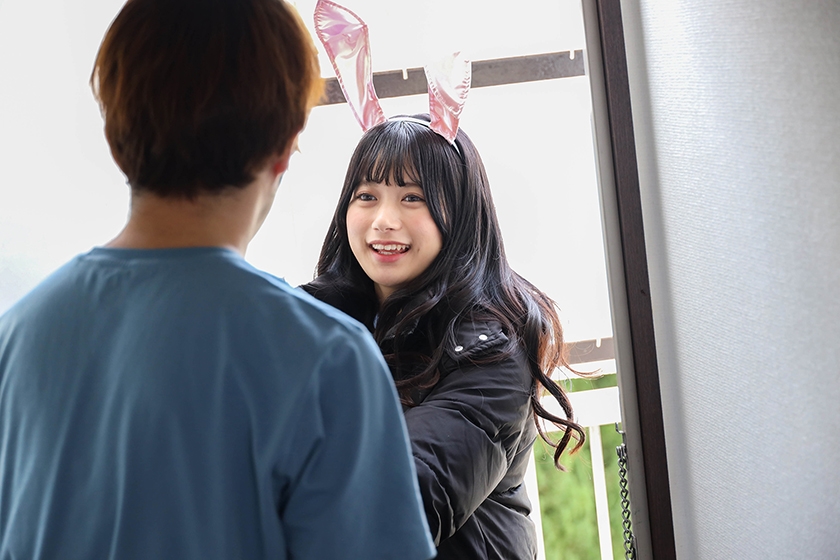 即ヤリ専門！入室5秒で唾液たっぷりのベロちゅうで悩める絶倫M男君をビンビンにさせる小悪魔美少女 北岡果林20歳 画像1