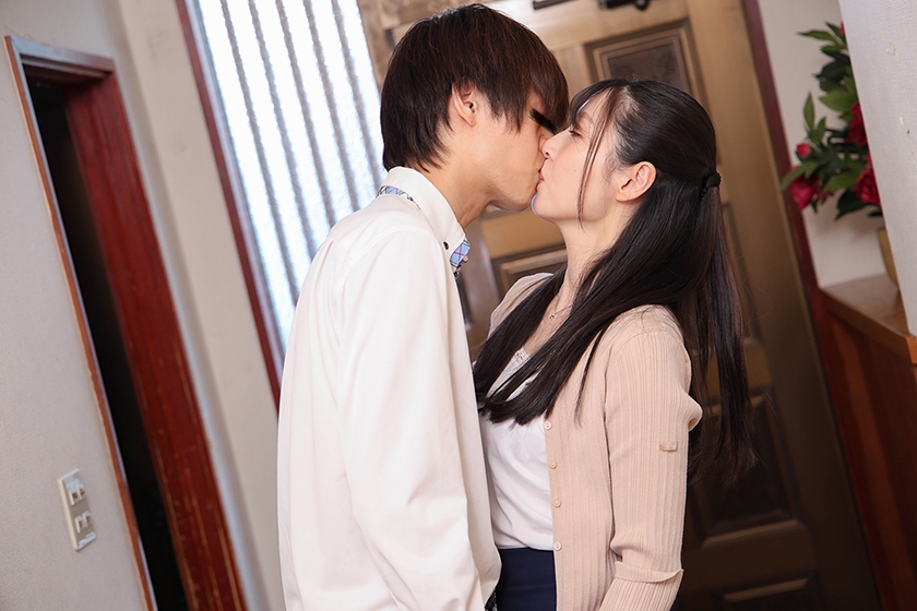 「今日も息子の家庭教師とセックスしています。」2人きりになったら10秒で挿入？！息子がすぐ隣にいるのにイケメン家庭教師のチ○ポを握る肉欲教育ママ VOL.2 画像1