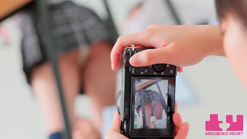 クラスで一番美人なマドンナのパンチラが撮れちゃった!?パンツ写真をオカズにマンズリしていたらバレちゃったけど相互オナニーで好きが溢れて校内レズに発展した 松井日奈子 泉りおん 画像7