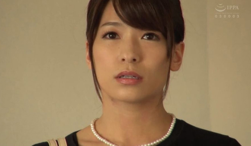 「実は私、脅迫されてて…」なんて弱みをプライドが邪魔して見せられない意識高すぎ系の秘書さんは知性溢れる口元から強引にチ●ポを喉奥まで捩じ込んだり清廉なマ●コが泡吹くほど高速でメッタ撃ちしてやると気高い瞳に涙を浮かべて悦び鳴く 江波りゅう 愛咲れいら_0