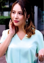 タワマン住まいで何でも持ってそうなのに心の隙間の寂しさが匂ってくる日焼け跡がいやらしいパイパン奥さま