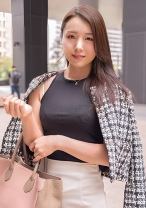 1発じゃ満足できない！清楚なEカップセレブ人妻