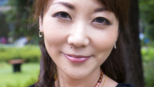 スラっとした健康美脚の奥様 38歳