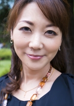 スラっとした健康美脚の奥様 38歳