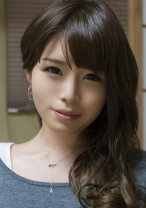 あどけない顔つきの若妻はるかさん