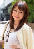 出産後の感度が上昇した人妻ママをナンパして寝取る!山本さん28歳 清楚なワンピースとカーディガンが似合う若妻!出産後アソコが疼いちゃうママと車両内で汗と汁が飛びまくりのセックス!