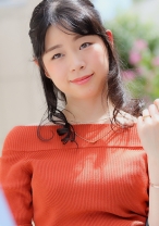 赤坂でインタビューナンパした肩見せファッションでデコルテラインが綺麗な黒髪奥様！しっかりした雰囲気だったのに謝礼で言いくるめられて脱いでしまう！カメラ前でバイブ&電マオナニー！マン毛を逆立てながら逝きまくり！