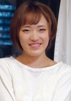 結構遊んでる？ 美巨乳美容師見習い えみ22歳