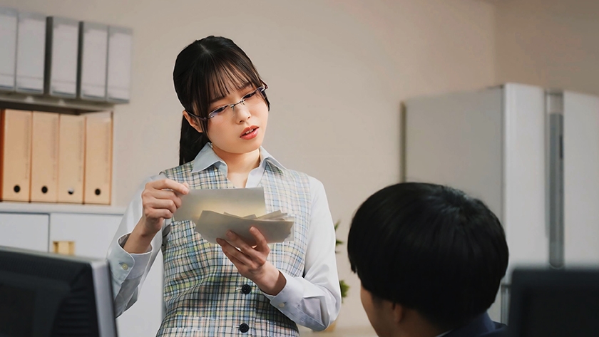 「これは経費で落ちません!」いつも地味で生真面目で領収書を突っ返してくる経理部のOLがデリヘル嬢で痴女だった。宮本さん編【配信限定】 宮本聡美 画像2