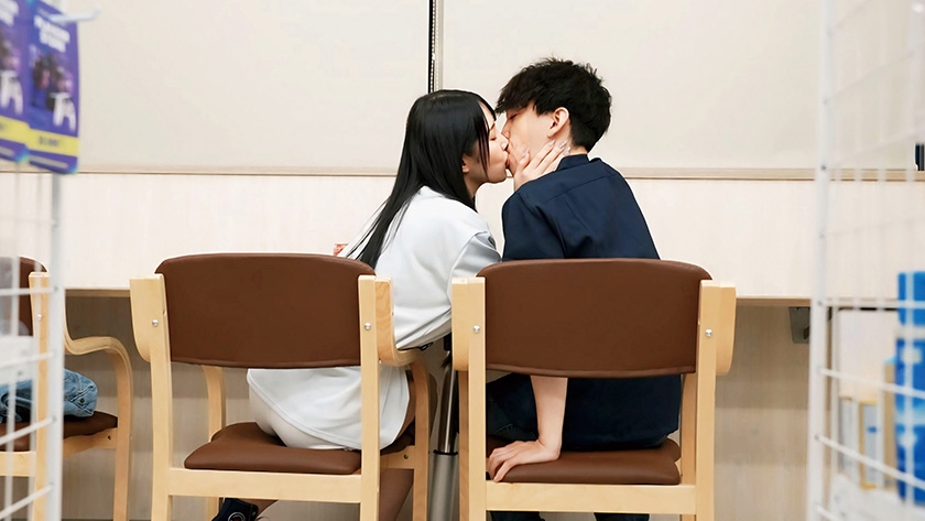 コンビニのバックヤードでセックスをするのが好きな彼女は不倫をしていた。 二羽紗愛 画像3