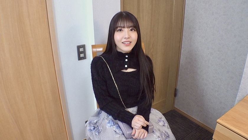 モデル志望の美乳娘に卑猥コスプレ面接 押し倒されて拒否できず剛毛まんまんに生ハメ！おっぱいが圧し潰されるほどに中出し発情Gカップバニー！ 画像1