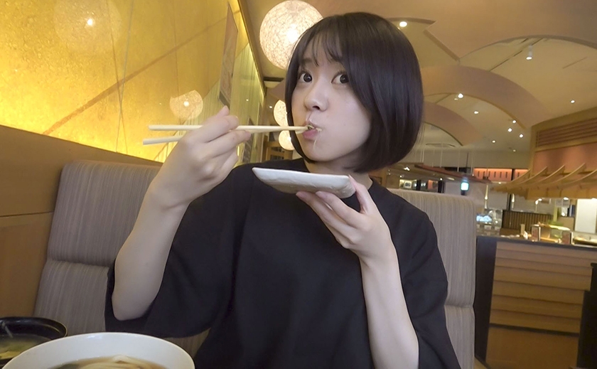 駐車場で見つけた無毛つるぺたニートチョロまん家出娘 赤名いと_0