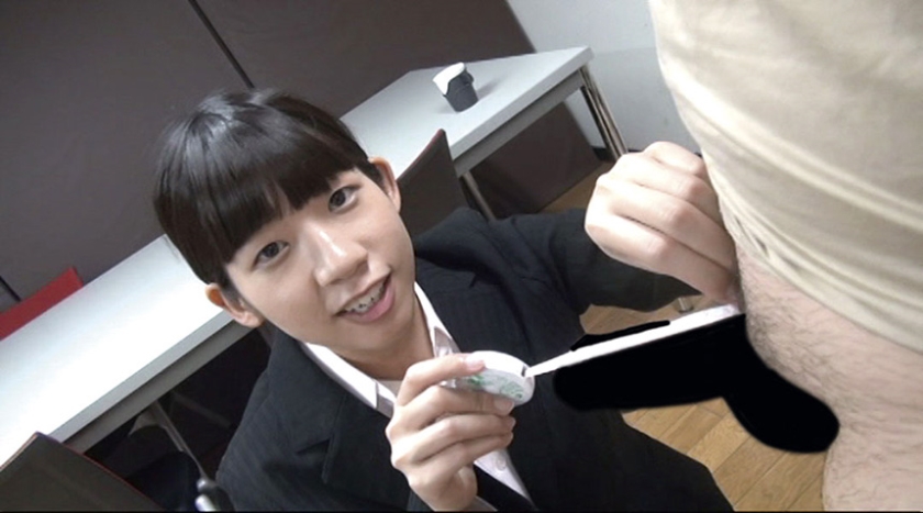 新人女性社員が面接官 001_1