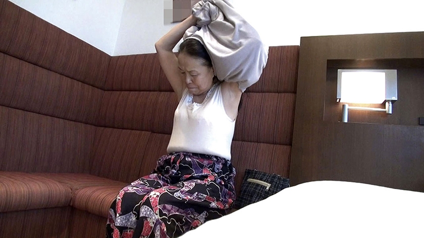 熟女妻面接ハメ撮り 番外篇_1