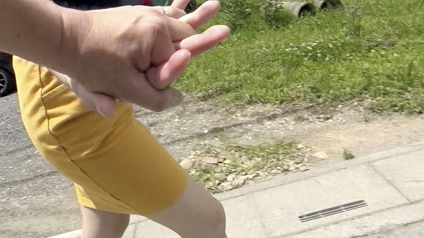 知り合いの人妻を連れて温泉旅行へ 003_1