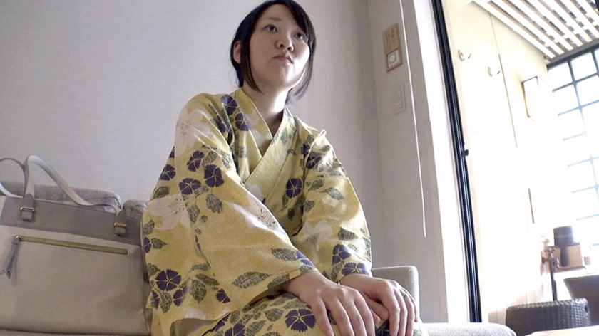 知り合いの人妻を連れて温泉旅行へ 004_2