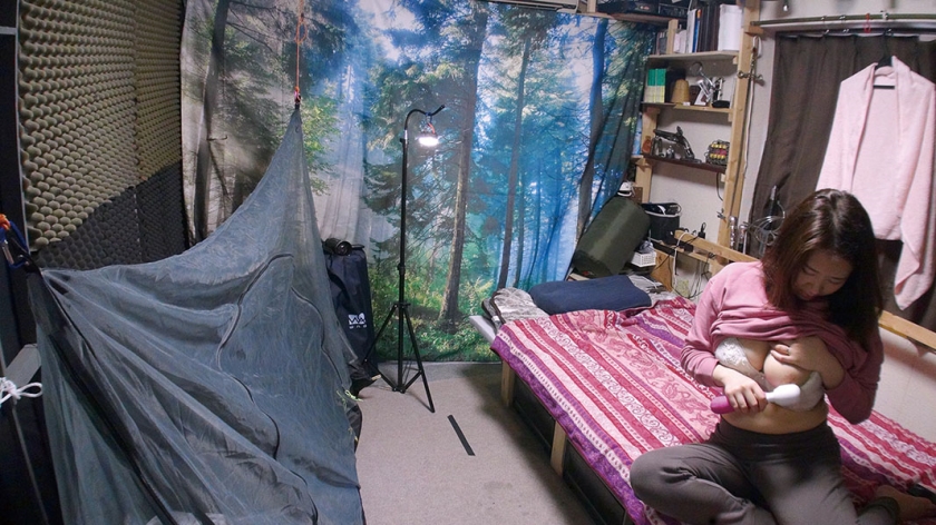 自分の部屋にとまることになった妻の女友達 ｢人妻有紀子さん(仮名)二十六歳｣に当然のように手を出してしまうワタシ_12