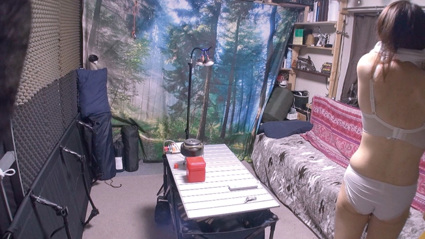 自分の部屋にとまることになった妻の女友達 ｢人妻有紀子さん(仮名)二十六歳｣に当然のように手を出してしまうワタシ_1