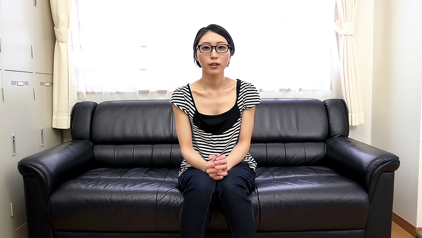 真面目そうな見た目で、どエロ願望を引っ提げてAV出演したスレンダー人妻 画像6