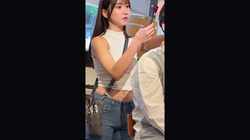ノーブラ誘惑 美容室 巨乳美容師4名 画像1