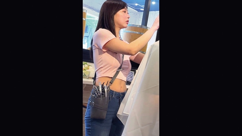 ノーブラ誘惑 美容室 巨乳美容師4名 画像6
